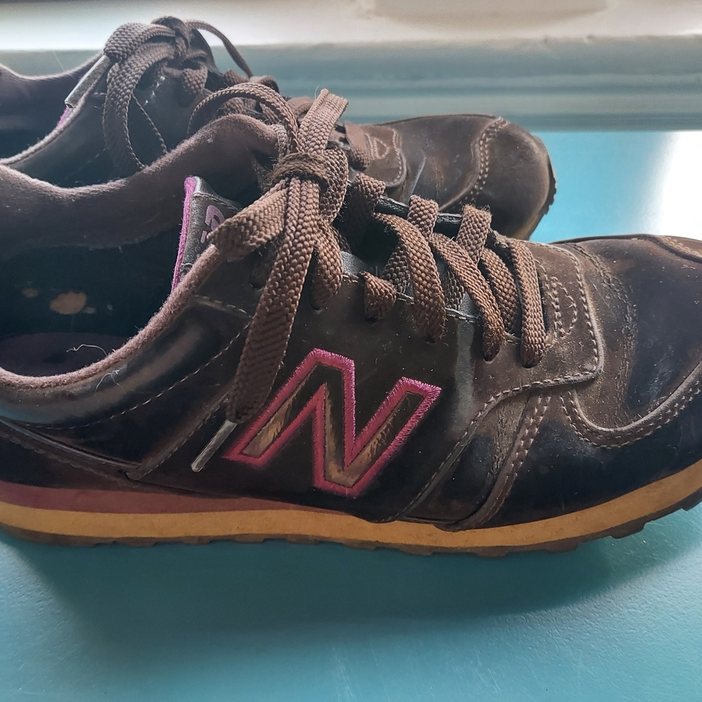 New Balance 554 Women's Sneakers